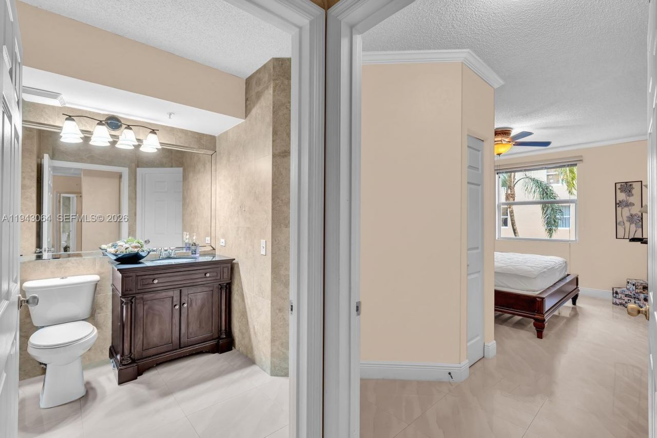 17100 N Bay Rd, Unit 1418, Sunny Isles Beach, FL 33160 Photo