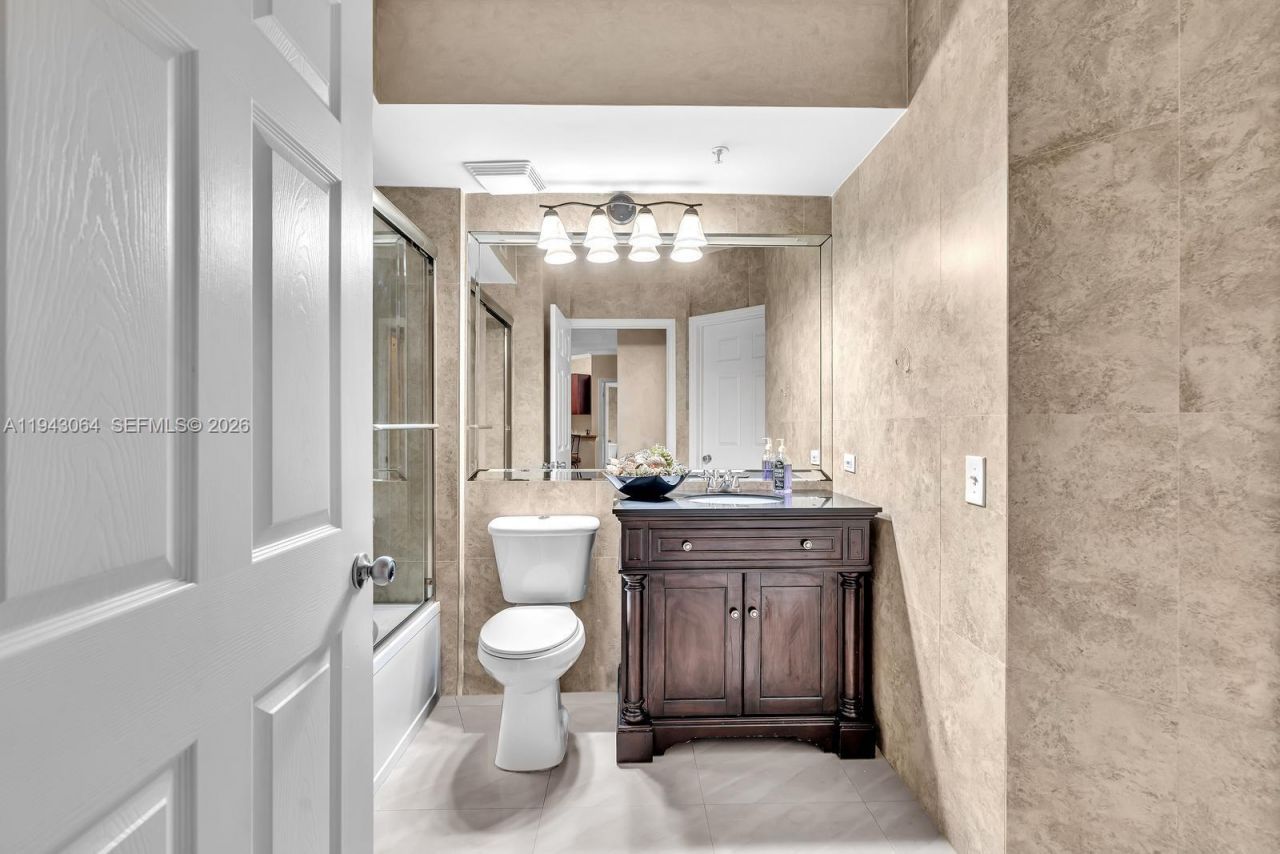 17100 N Bay Rd, Unit 1418, Sunny Isles Beach, FL 33160 Photo