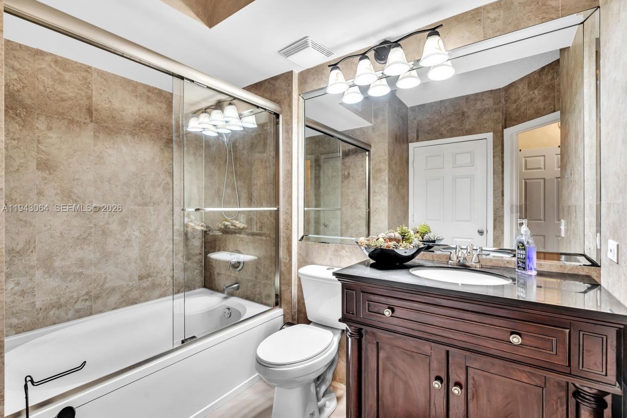 17100 N Bay Rd, Unit 1418, Sunny Isles Beach, FL 33160 Photo