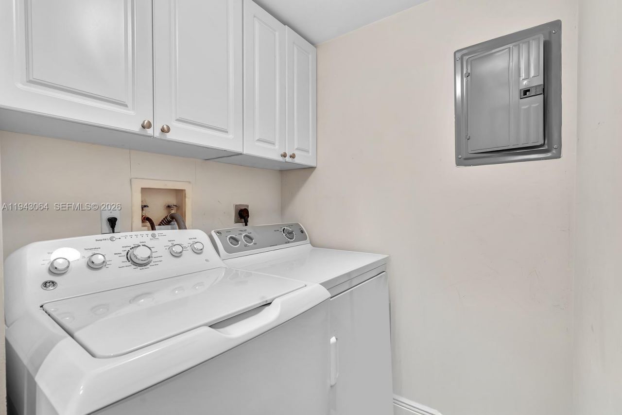 17100 N Bay Rd, Unit 1418, Sunny Isles Beach, FL 33160 Photo