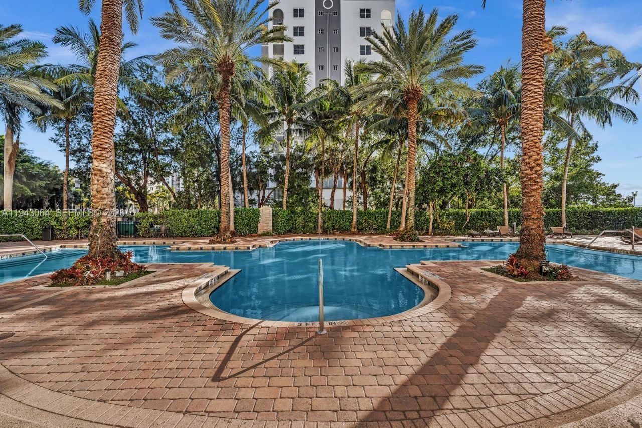 17100 N Bay Rd, Unit 1418, Sunny Isles Beach, FL 33160 Photo