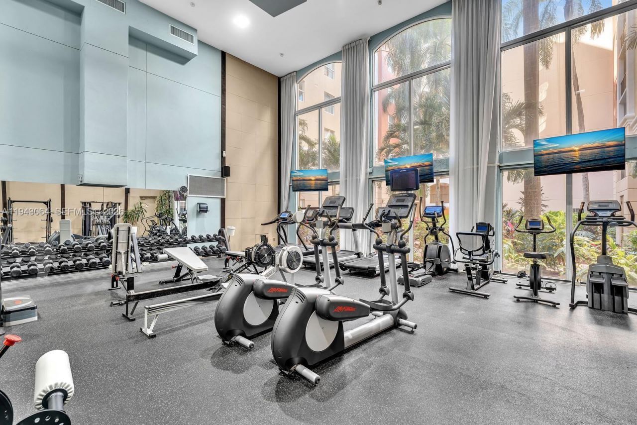 17100 N Bay Rd, Unit 1418, Sunny Isles Beach, FL 33160 Photo