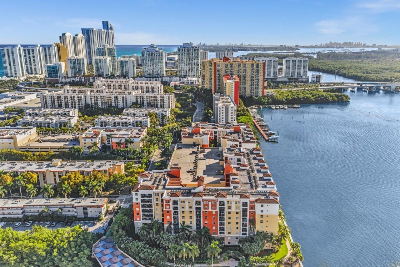 17100 N Bay Rd, Unit 1418, Sunny Isles Beach, FL 33160 Photo