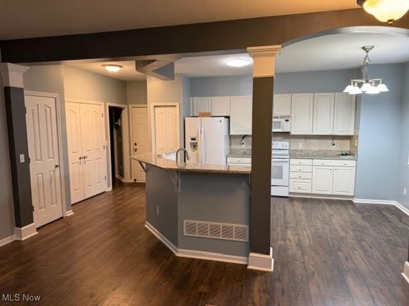 321 Stone Bridge Drive, Sagamore Hills, OH 44067 Photo 6