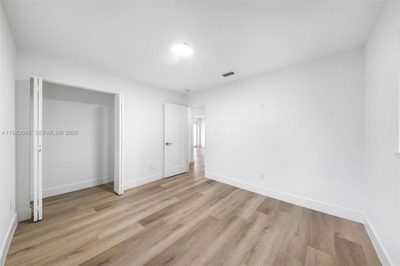 2951 NW 47th St, Miami, FL 33142 Photo