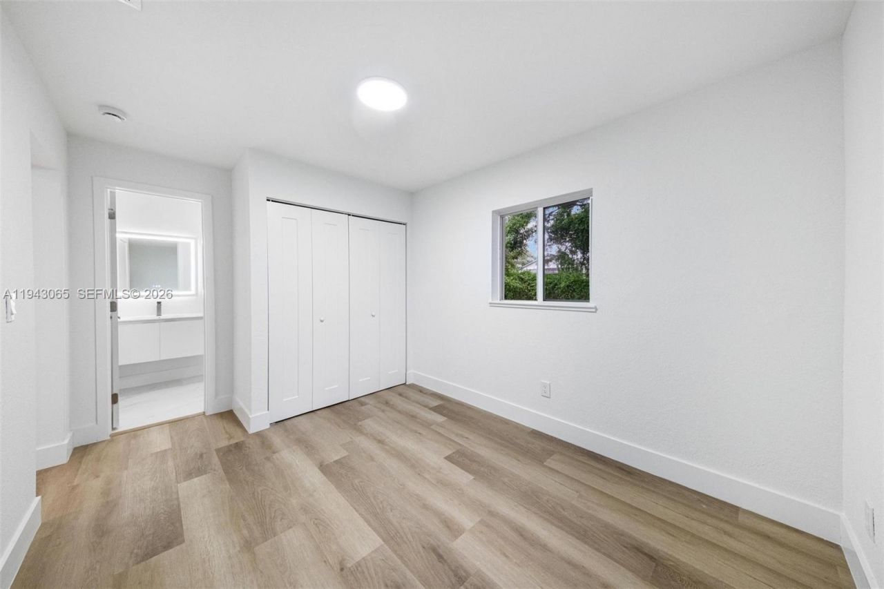 2951 NW 47th St, Miami, FL 33142 Photo