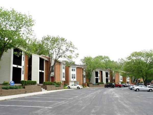 1969 Greenglen, Unit 301, St Louis, MO 63122