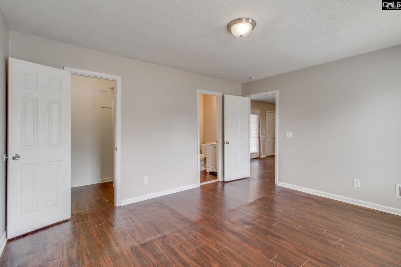 305 Concourse Photo 16