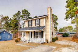 305 Concourse photo 4