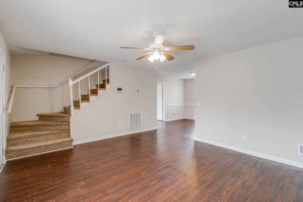 305 Concourse Photo 8