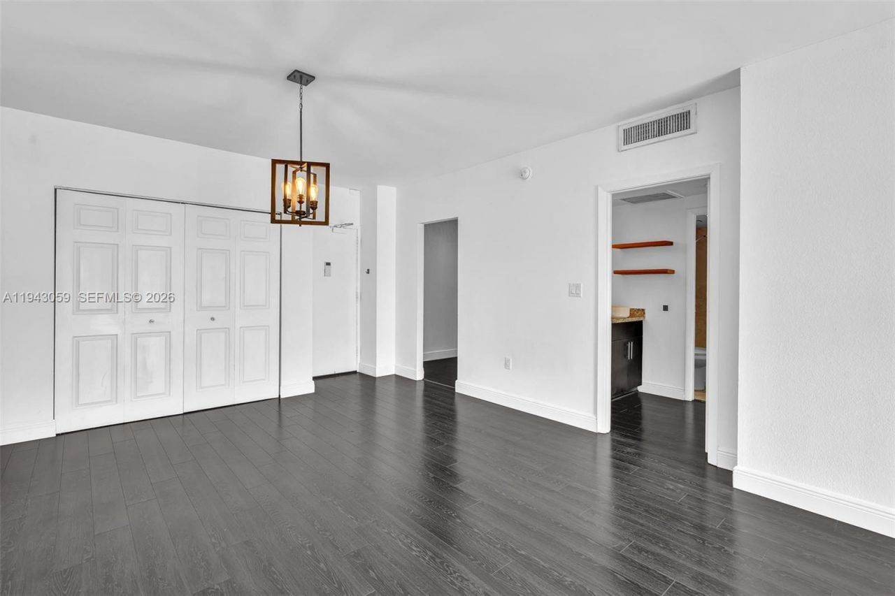 500 Bayview Dr, Unit 228, Sunny Isles Beach, FL 33160 Photo