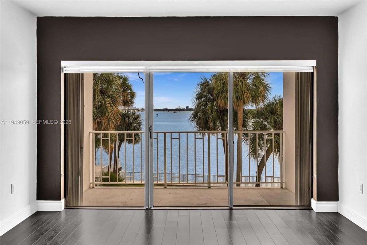 500 Bayview Dr, Unit 228, Sunny Isles Beach, FL 33160 Photo
