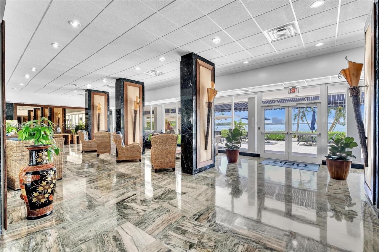 500 Bayview Dr, Unit 228, Sunny Isles Beach, FL 33160 Photo