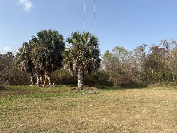 VERONICA Street, Chalmette, LA 70043
