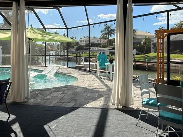 2120 Sandpiper ST, NAPLES, FL 34102