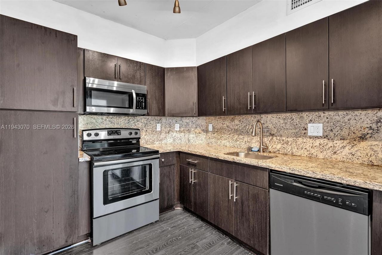 500 Bayview Dr, Unit 228, Sunny Isles Beach, FL 33160 Photo