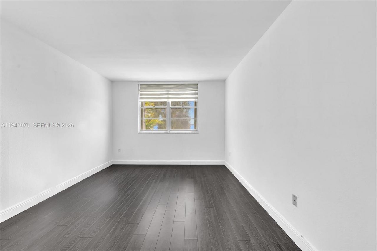 500 Bayview Dr, Unit 228, Sunny Isles Beach, FL 33160 Photo