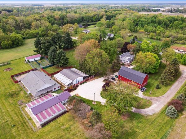 3650 Hogback Road, Fowlerville, MI 48836