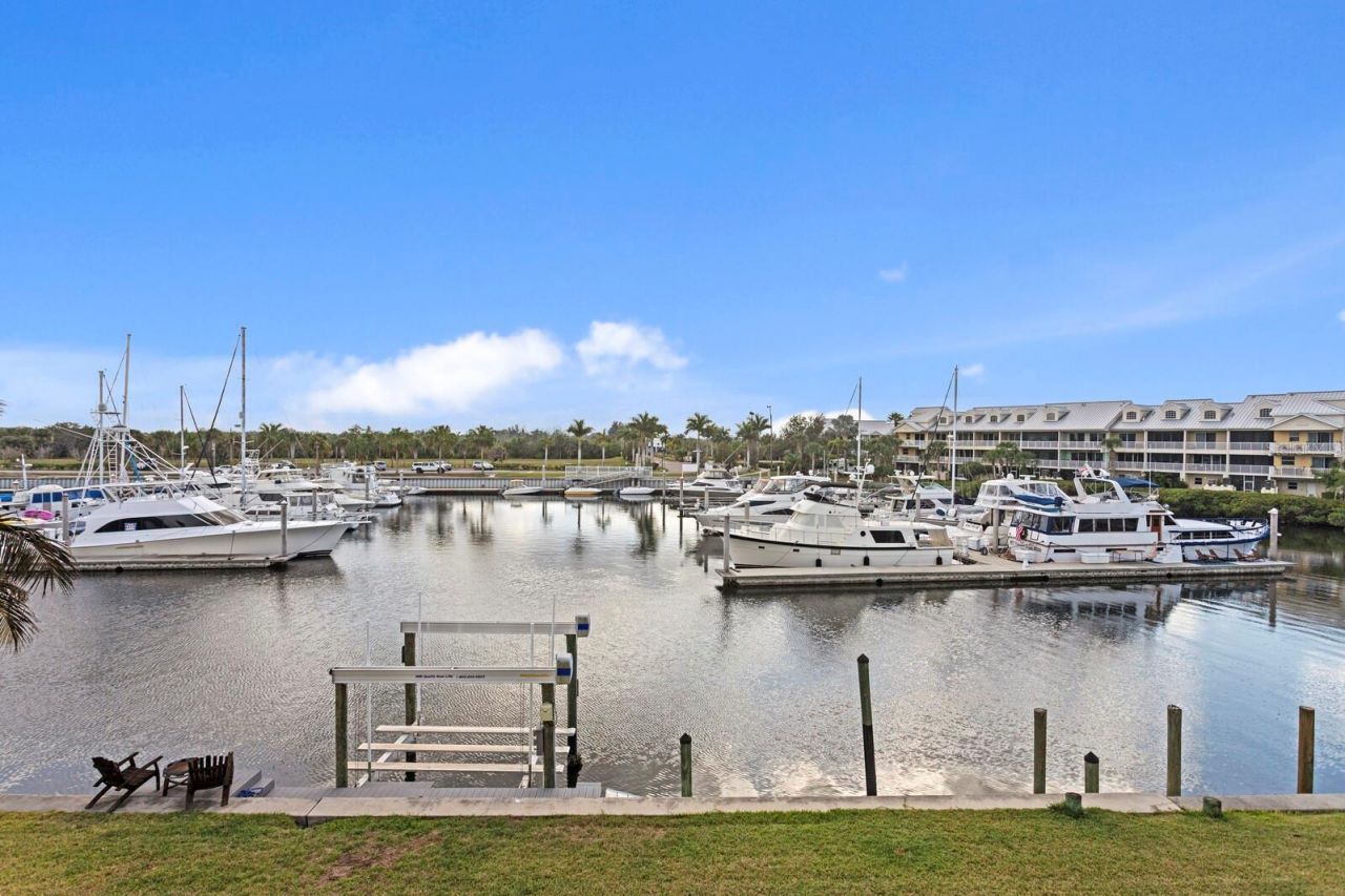 3036 Christophers Watch Lane, Ruskin, FL 33570 Photo