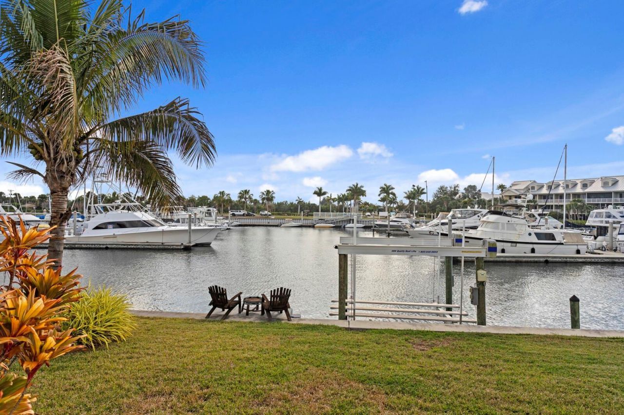 3036 Christophers Watch Lane, Ruskin, FL 33570 Photo