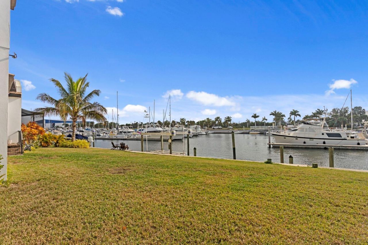 3036 Christophers Watch Lane, Ruskin, FL 33570 Photo