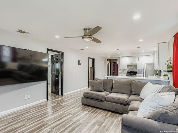 2414 Arbor, San Antonio, TX 78228