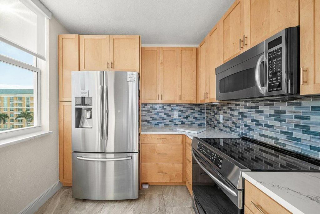 625 Casa Loma Boulevard, Unit 602, Boynton Beach, FL 33435 Photo