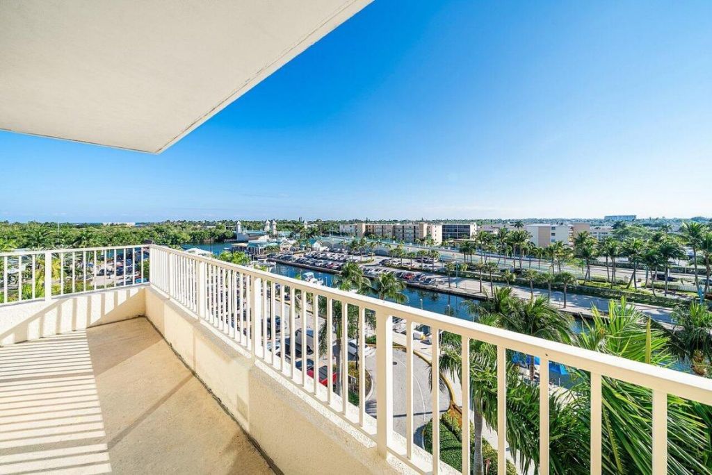625 Casa Loma Boulevard, Unit 602, Boynton Beach, FL 33435 Photo