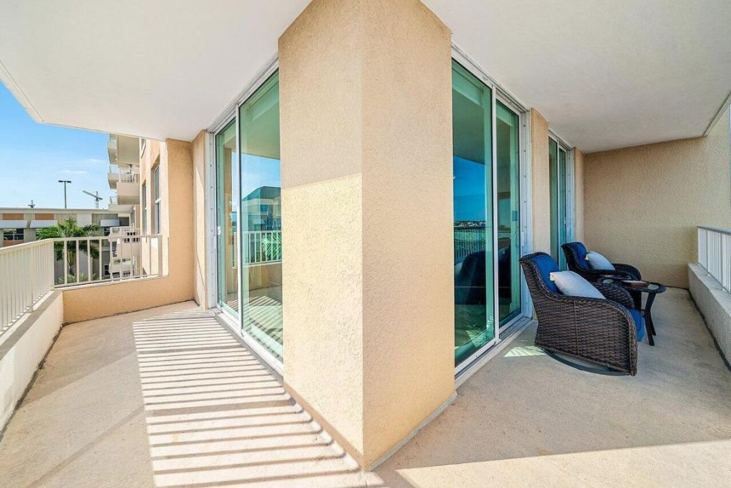 625 Casa Loma Boulevard, Unit 602, Boynton Beach, FL 33435 Photo