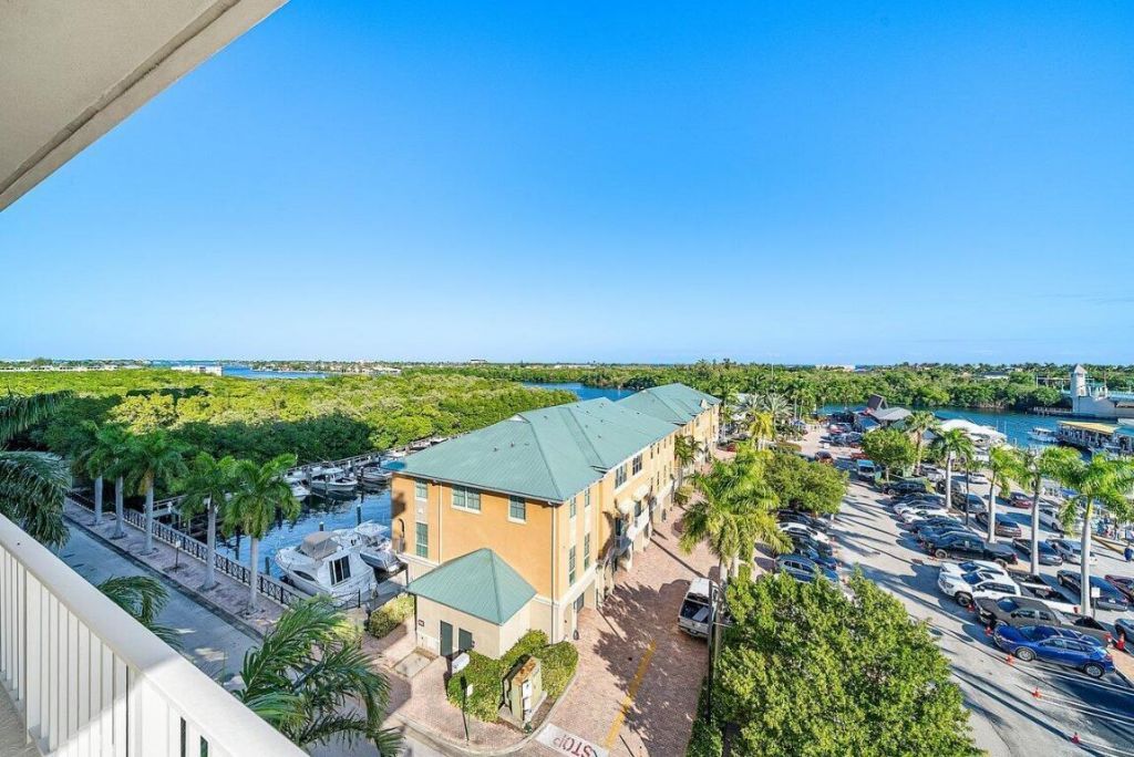 625 Casa Loma Boulevard, Unit 602, Boynton Beach, FL 33435 Photo