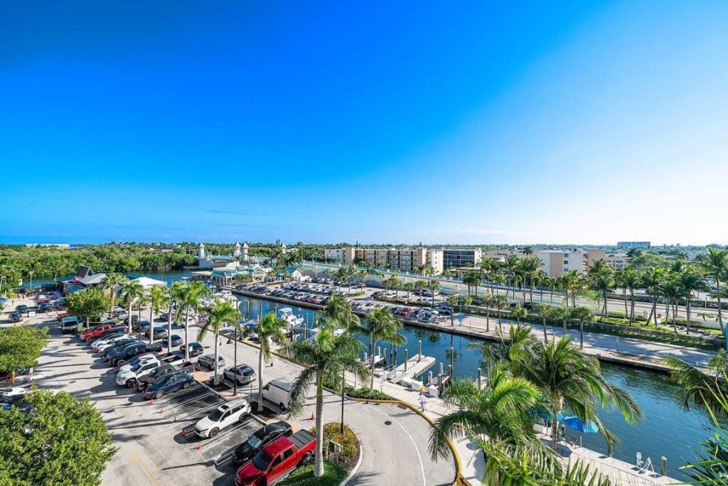 625 Casa Loma Boulevard, Unit 602, Boynton Beach, FL 33435 Photo