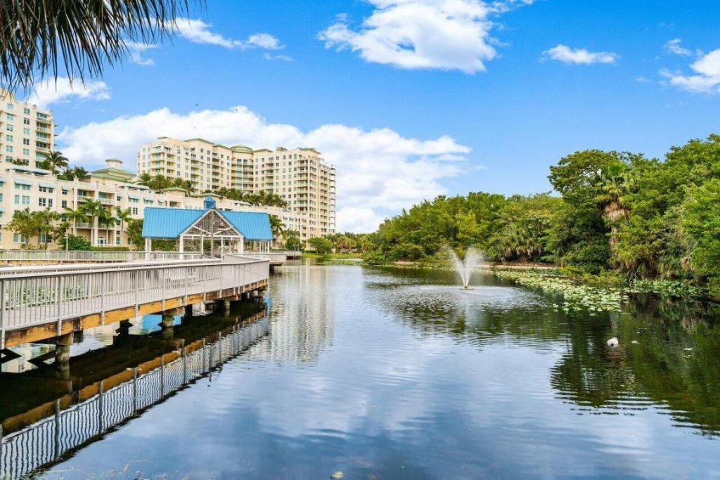 625 Casa Loma Boulevard, Unit 602, Boynton Beach, FL 33435 Photo