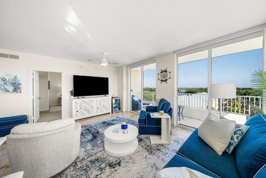 625 Casa Loma Boulevard, Unit 602, Boynton Beach, FL 33435 Photo