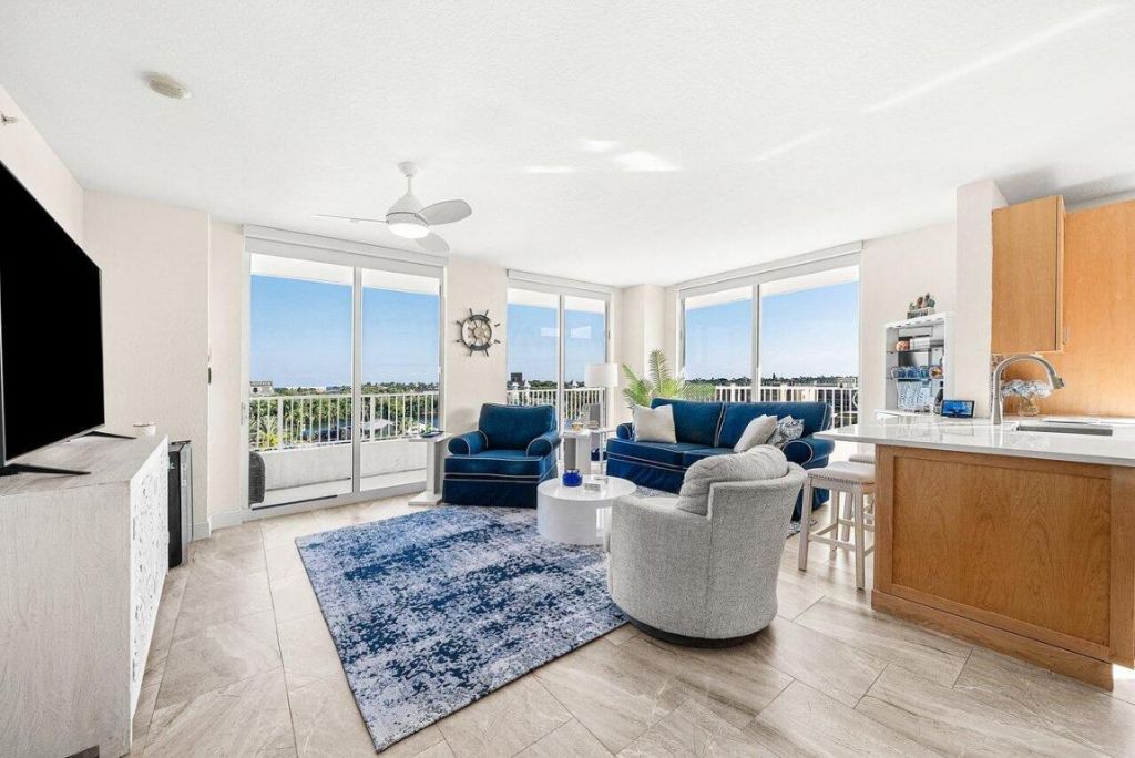 625 Casa Loma Boulevard, Unit 602, Boynton Beach, FL 33435 Photo