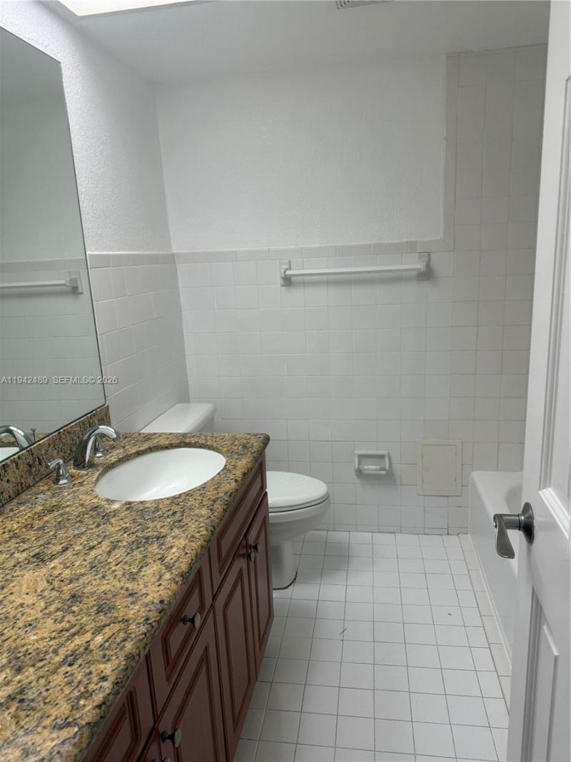 6703 N Kendall Dr, Unit 409, Pinecrest, FL 33156 Photo