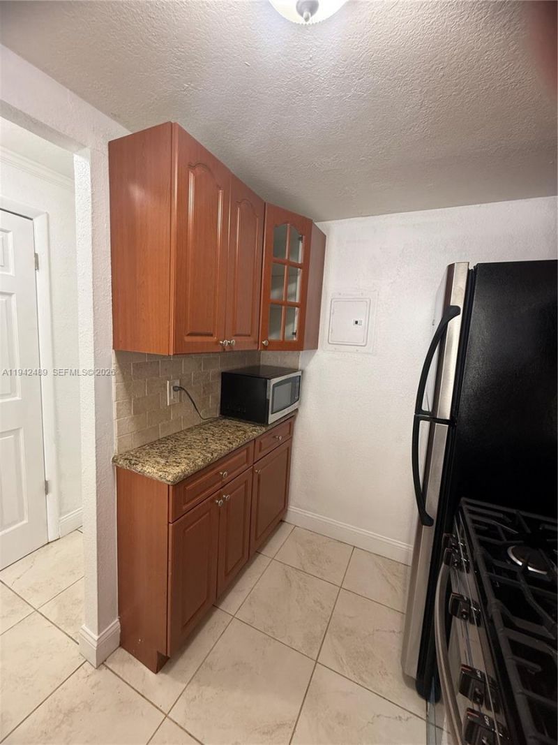 6703 N Kendall Dr, Unit 409, Pinecrest, FL 33156 Photo