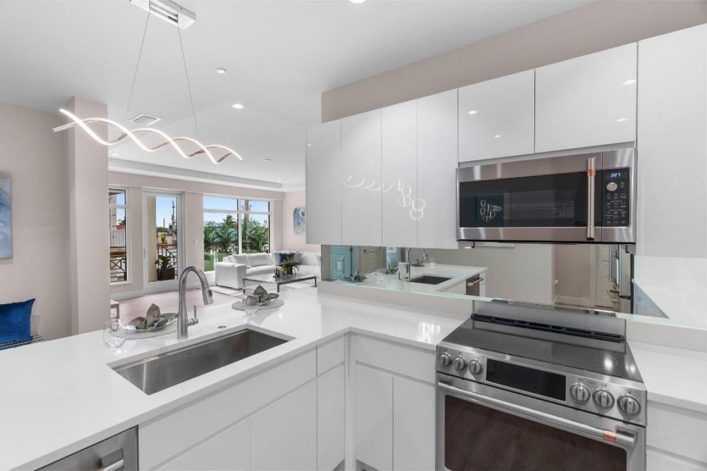 41 SW Seminole Street, Unit 310, Stuart, FL 34994 Photo