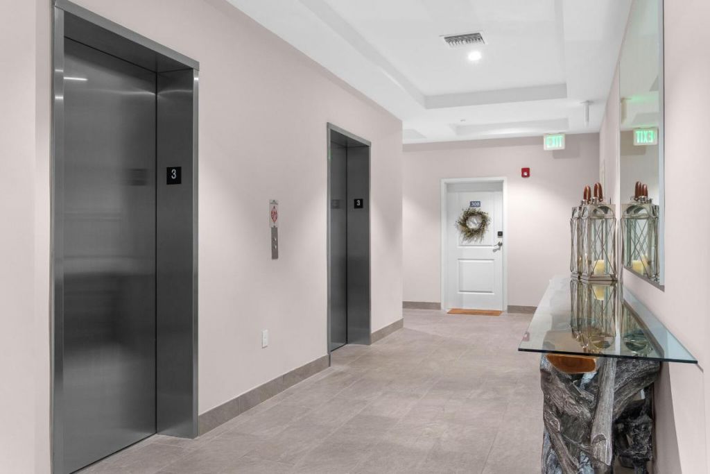 41 SW Seminole Street, Unit 310, Stuart, FL 34994 Photo