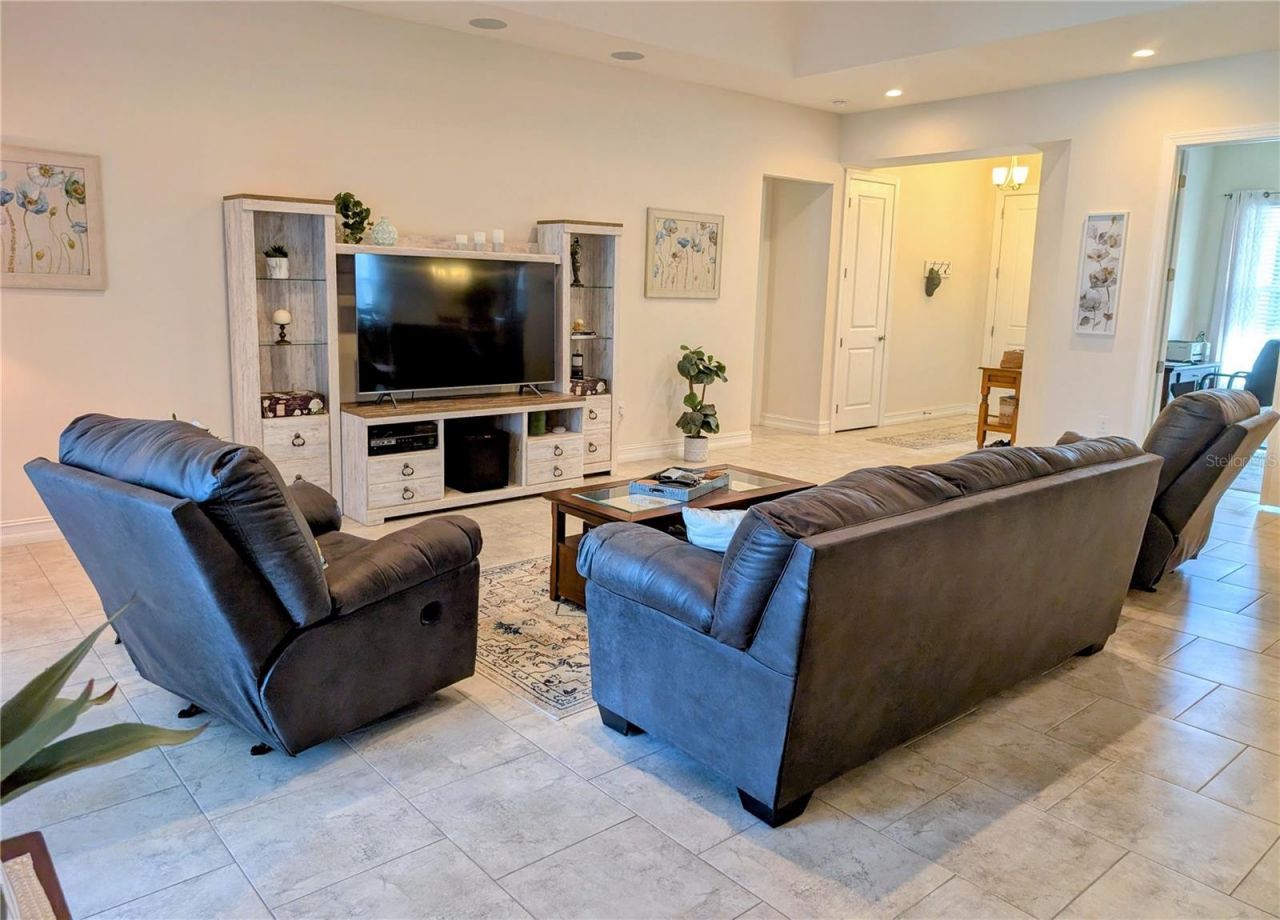 2988 Breezy Meadows Drive, Clearwater, FL 33760 Photo