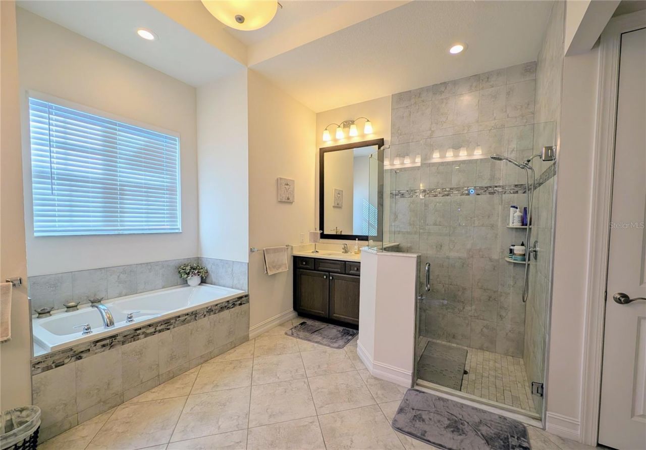 2988 Breezy Meadows Drive, Clearwater, FL 33760 Photo