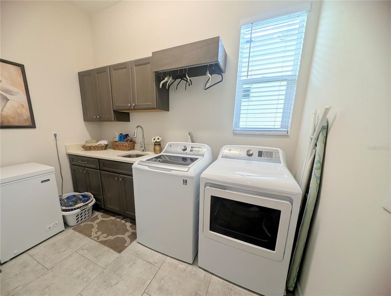 2988 Breezy Meadows Drive, Clearwater, FL 33760 Photo