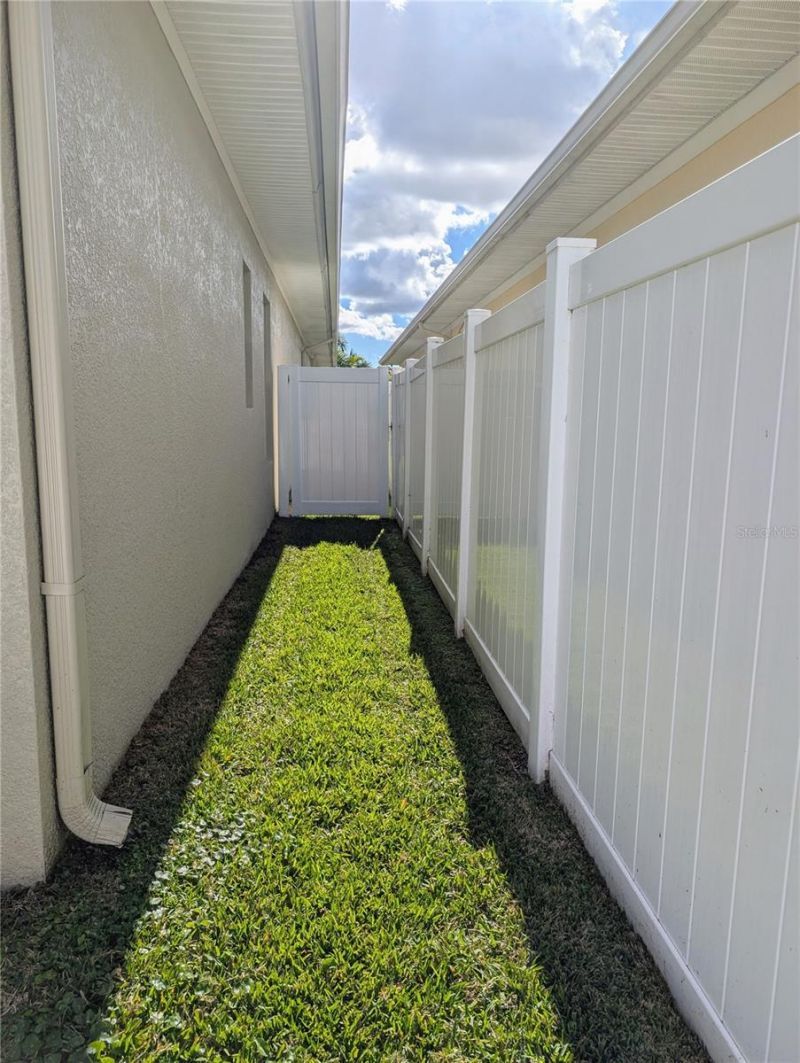 2988 Breezy Meadows Drive, Clearwater, FL 33760 Photo