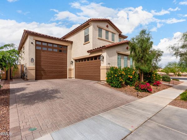 17652 W STRAIGHT ARROW Lane, Surprise, AZ 85387