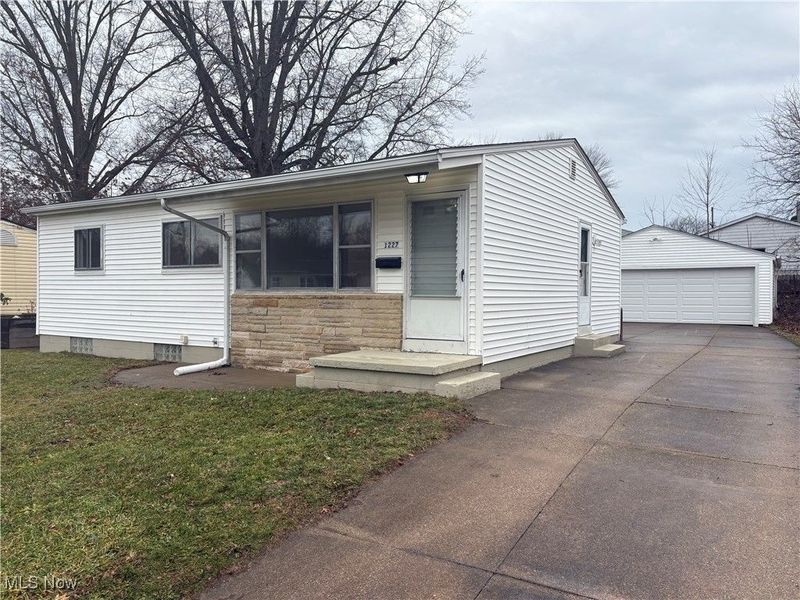 1227 Flanders Avenue, Akron, OH 44314 Photo 32