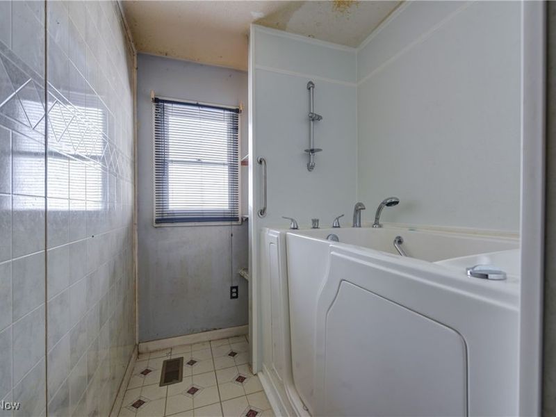 326 Indiana Avenue, Lorain, OH 44052 Photo 16