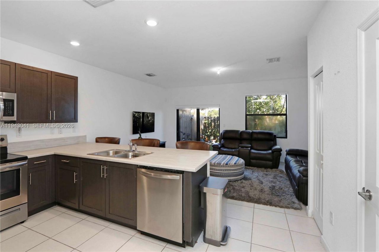 10125 SW 228th Ter, Miami, FL 33190 Photo