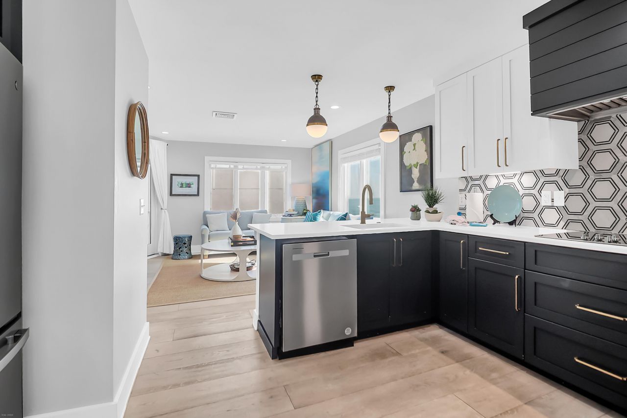 9000 Palmetto Drive Photo 19