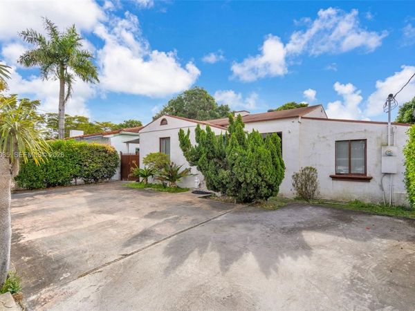 3026 SW 4th St, Miami, FL 33135