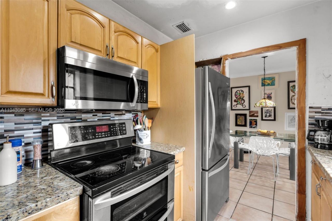 3026 SW 4th St, Miami, FL 33135 Photo