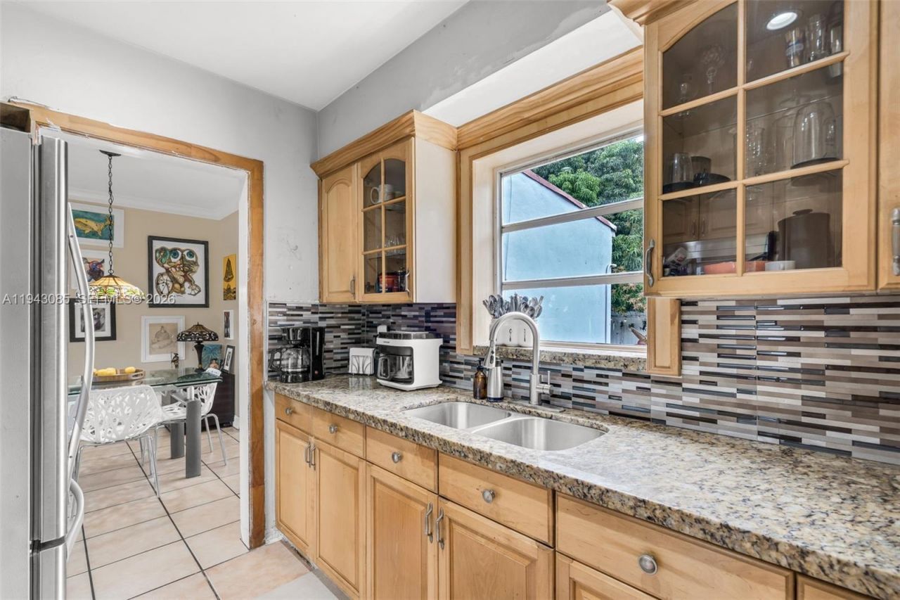 3026 SW 4th St, Miami, FL 33135 Photo